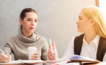 rekan kerja di kantor