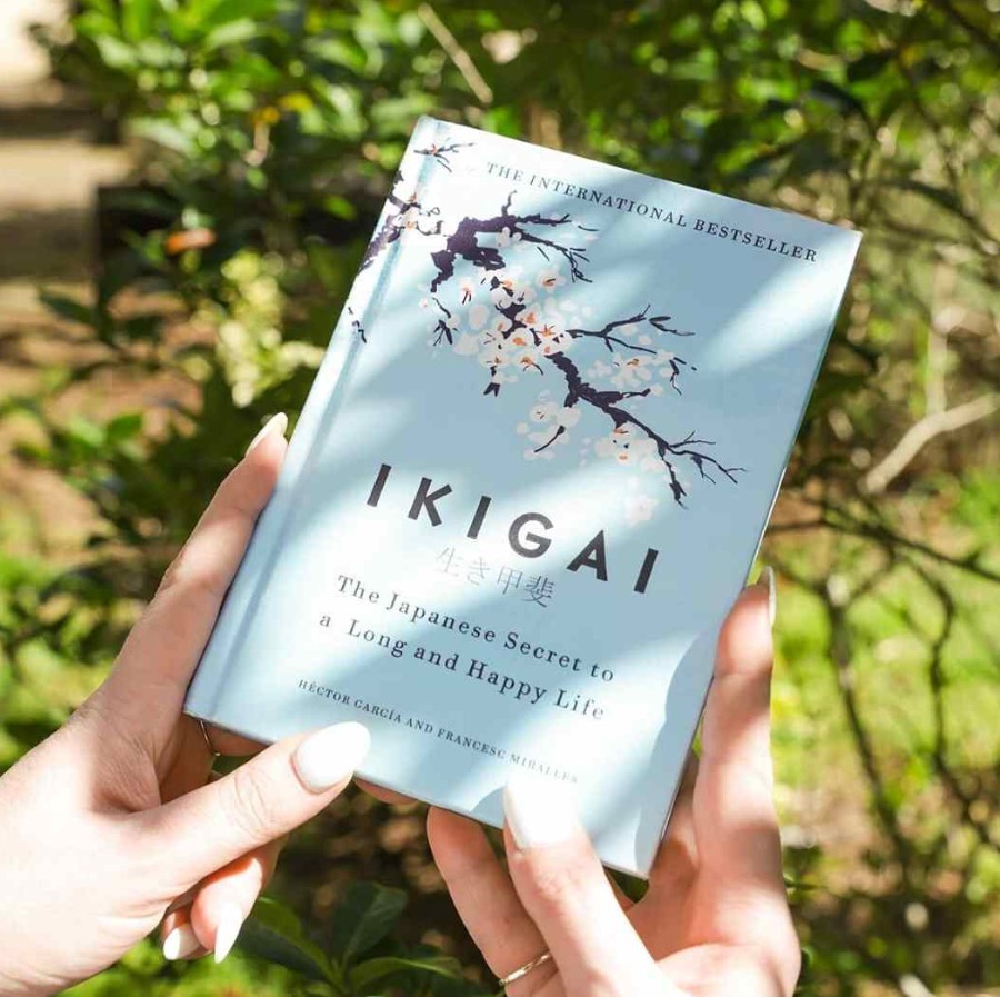 Buku saat Quarter life crisis Ikigai: The Japanese Secret to a Long and Happy Life